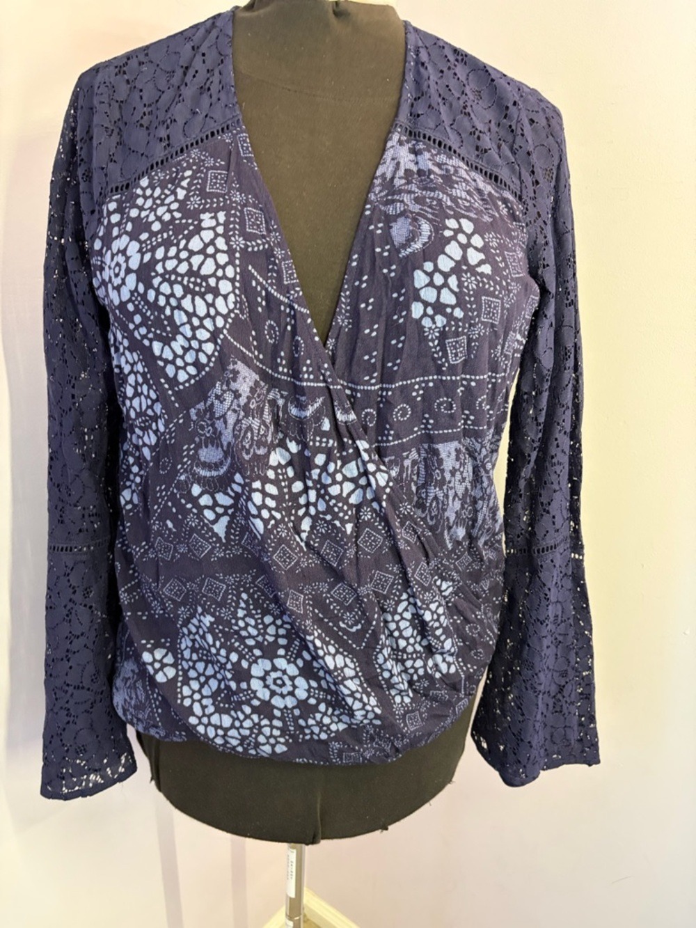 Lovestitch Crossover Lace top, NWT,Size L